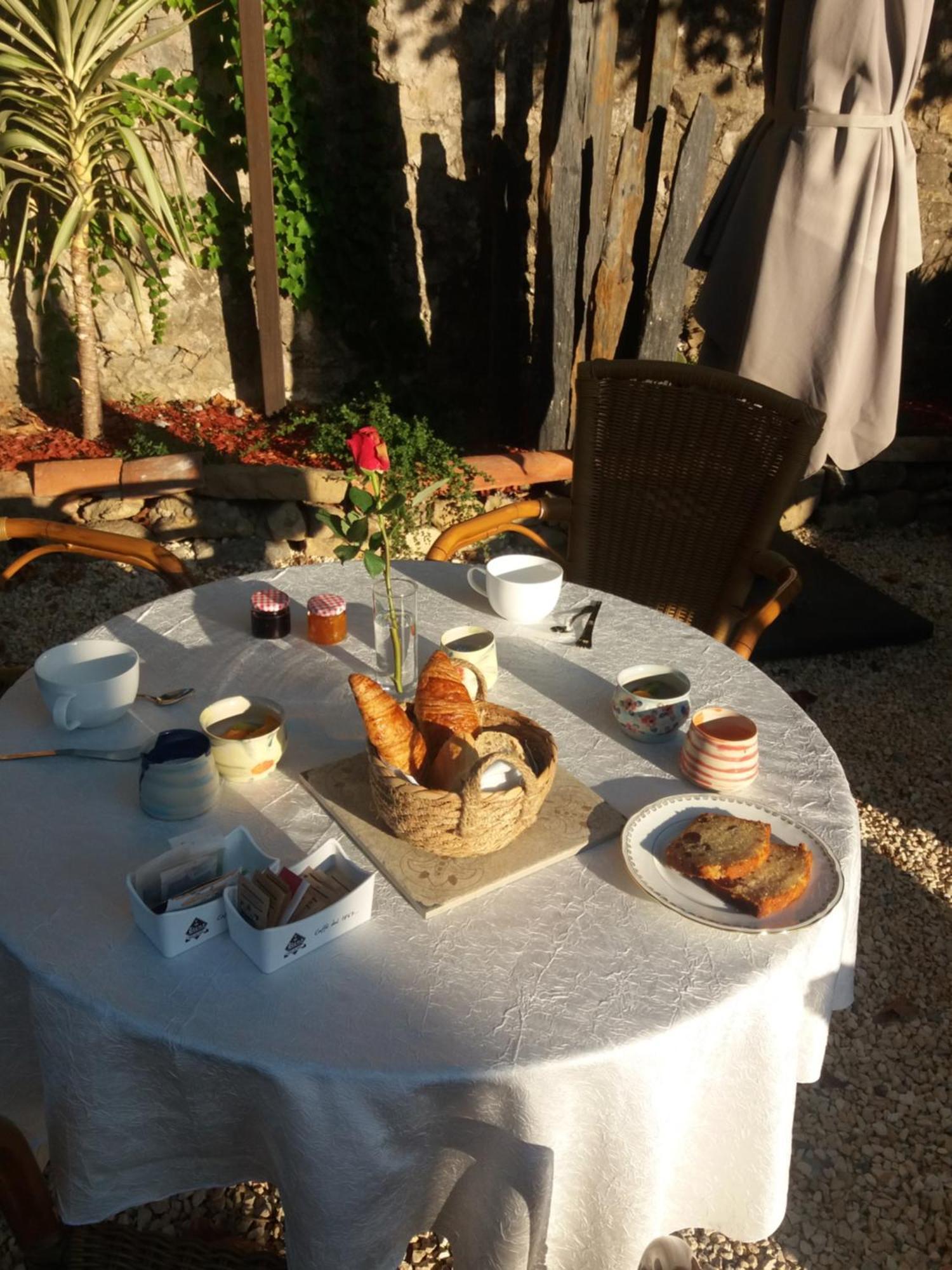 Bed and Breakfast Mas Elena Generargues Zewnętrze zdjęcie